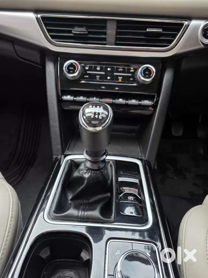 Mahindra Xuv700 2.2 Ax 7 Diesel Mt Luxury Pack Str, 2026, Diesel