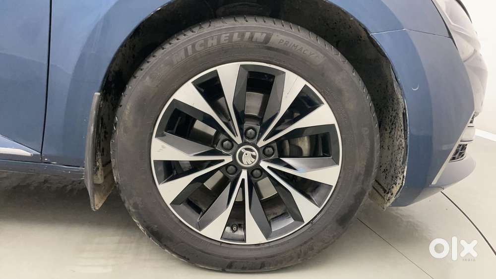 Skoda Superb L&k 1.8 Tsi At, 2023, Petrol