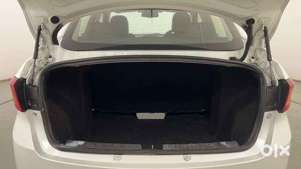 Tata Tigor Xza, 2018, Petrol