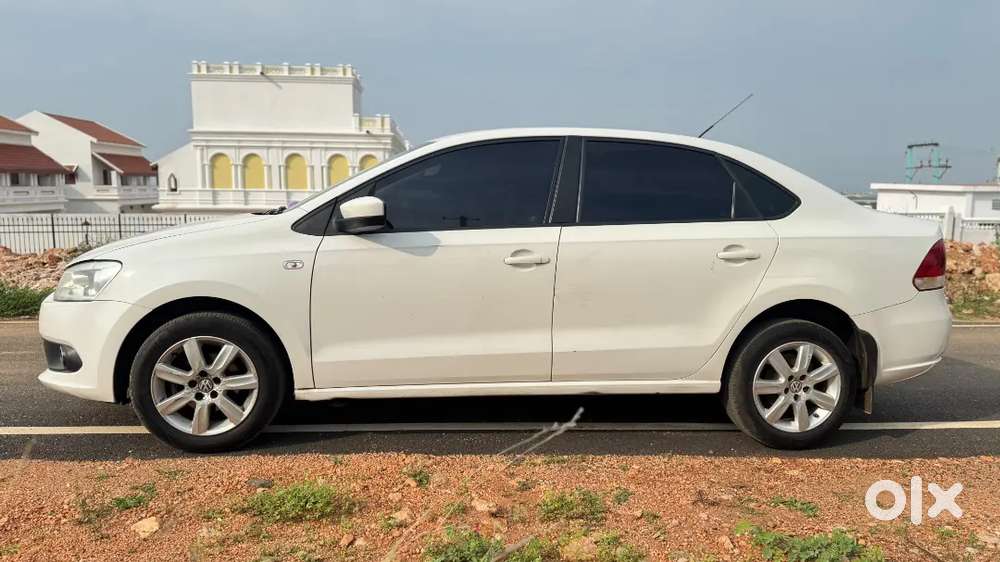 Volkswagen Vento Highline Petrol 2011