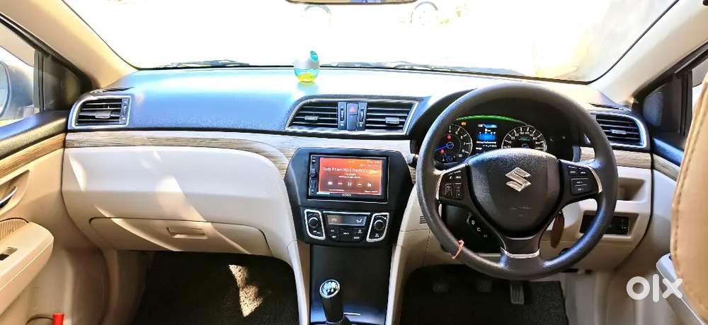 Well-maintained Ciaz Delta Hybrid White 35k Kms Alloy Wheels
