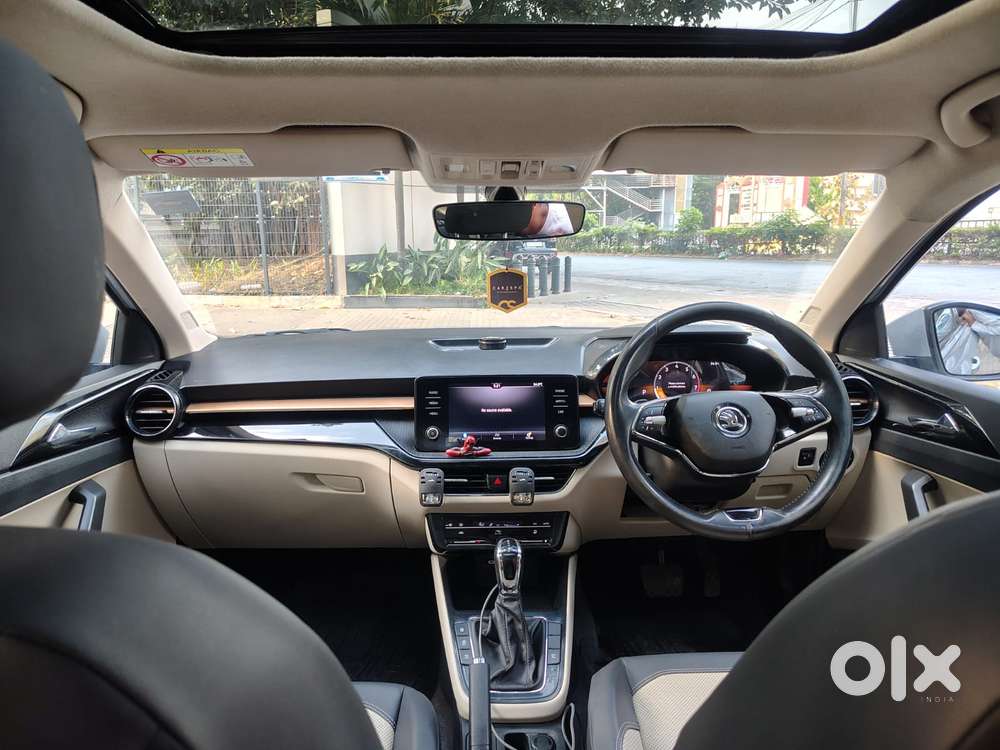 Skoda Slavia 1.0 Tsi Style At, 2023, Petrol