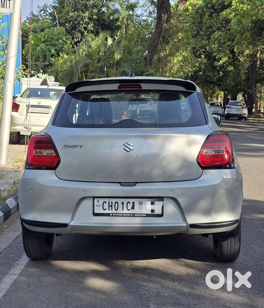 Maruti Suzuki Swift Vxi + Manual, 2023, Petrol