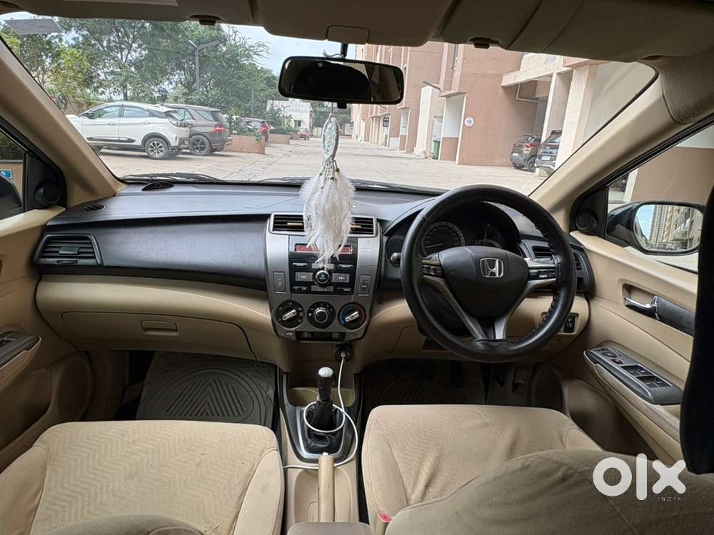 Selling My Honda City 1.5 V Mt Petrol.