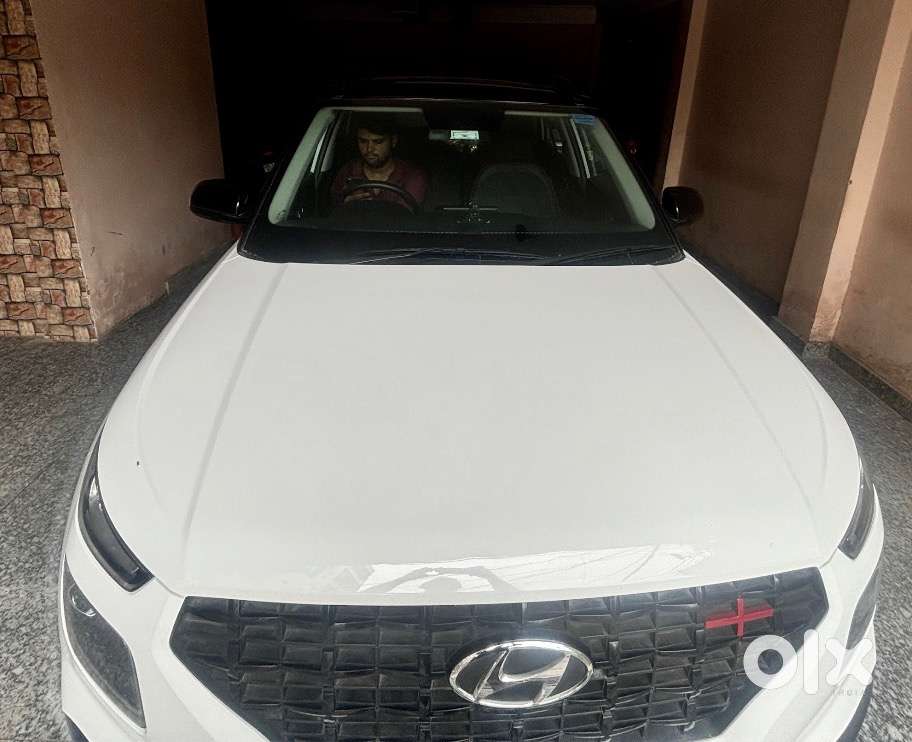 Bs6 Under Oem Warranty - Limited Edition Hyundai Venue 2020 Petrol