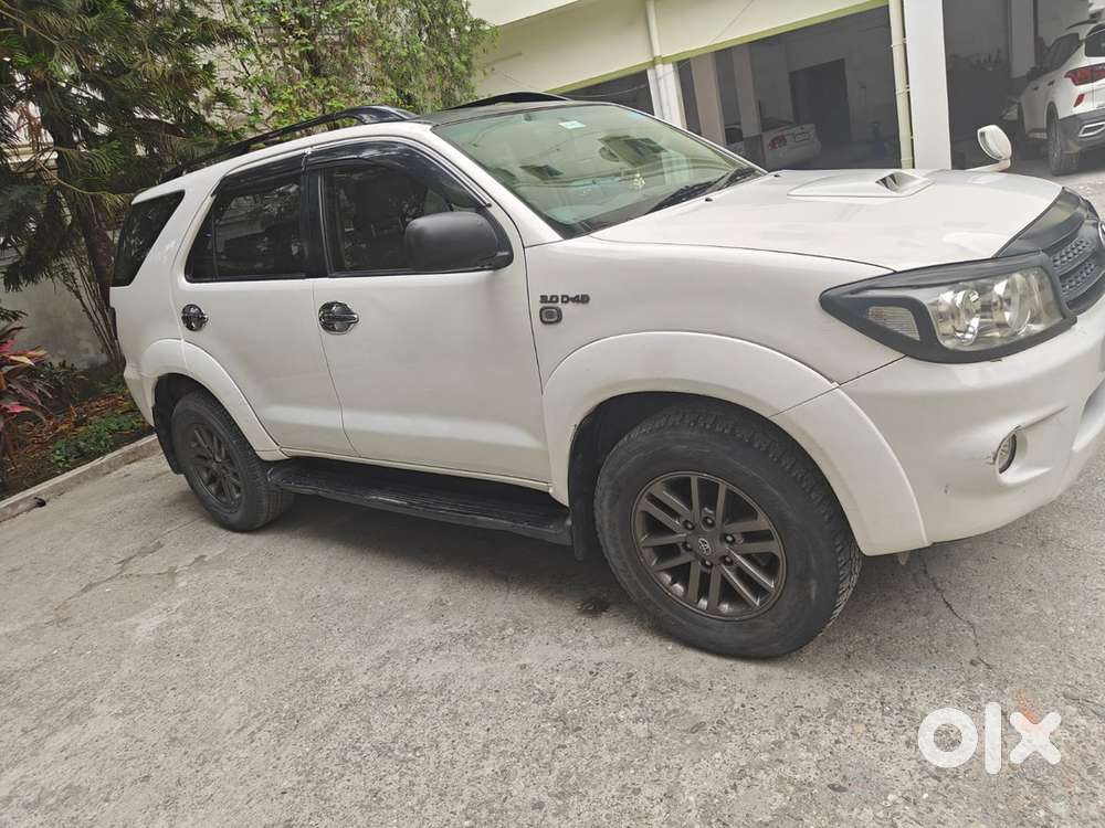 Toyota Fortuner Diesel 2011 Car
