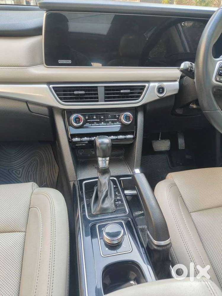 Mahindra Xuv700 2.2 Ax 7 Diesel At Str, 2022, Diesel