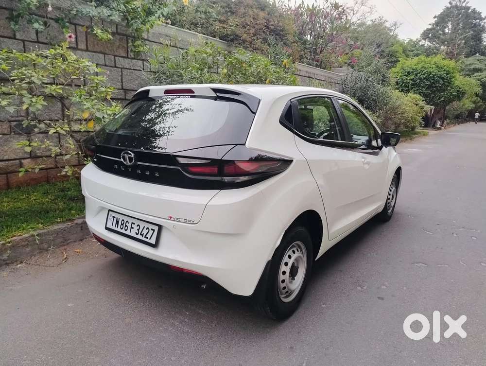 Tata Altroz 1.2 Xe, 2021, Petrol