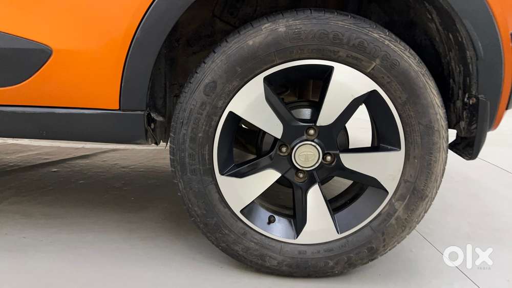 Tata Nexon 1.2 Revotron Xza Plus (l), 2019, Petrol