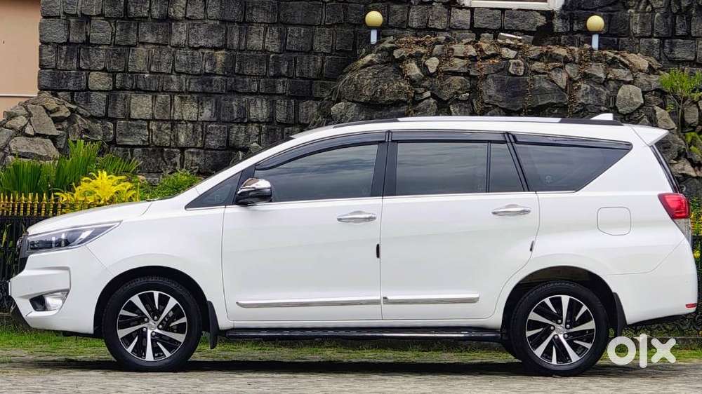 Toyota Innova Crysta 2.4 Z 7 Str, 2025, Diesel