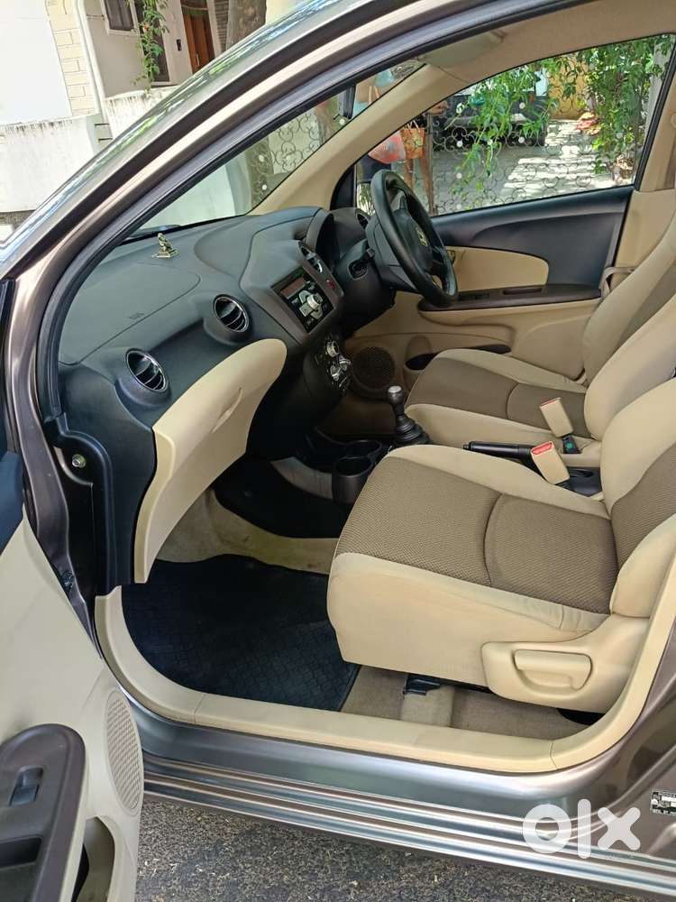 Honda Brio V Mt, 2012, Petrol