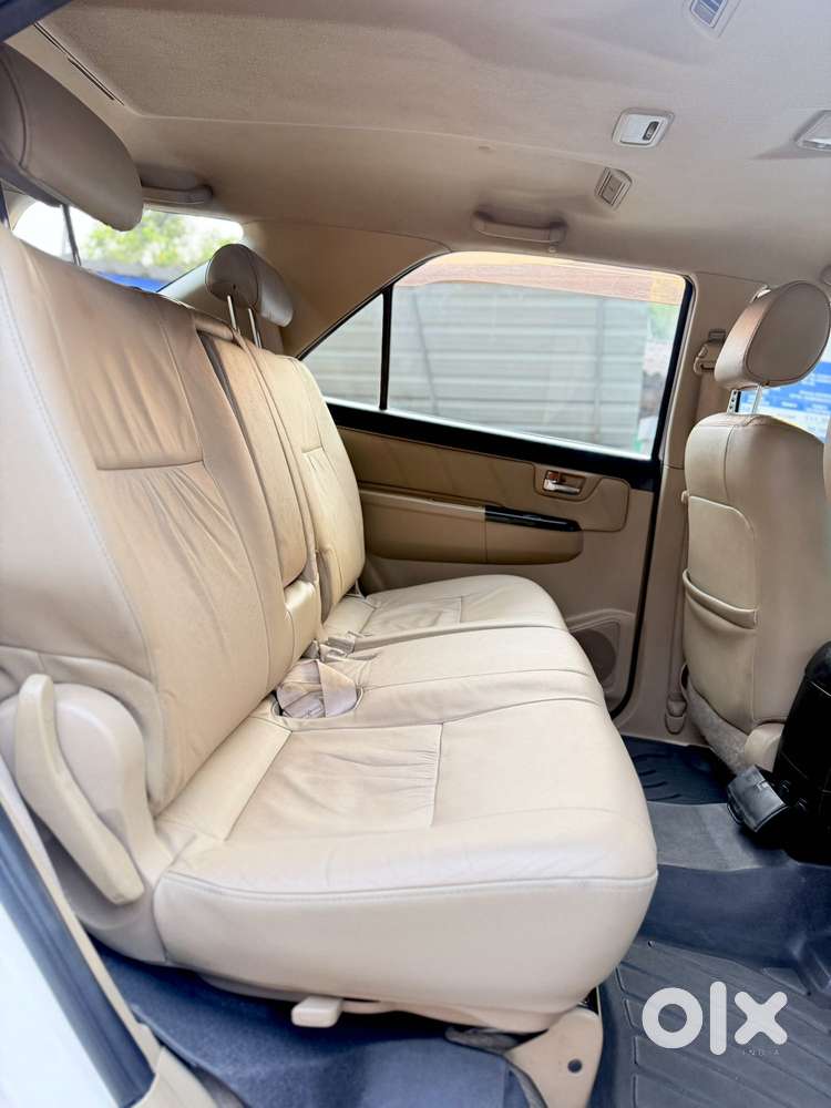 Toyota Fortuner 4x4 Manual Limited Edition, 2015, Diesel