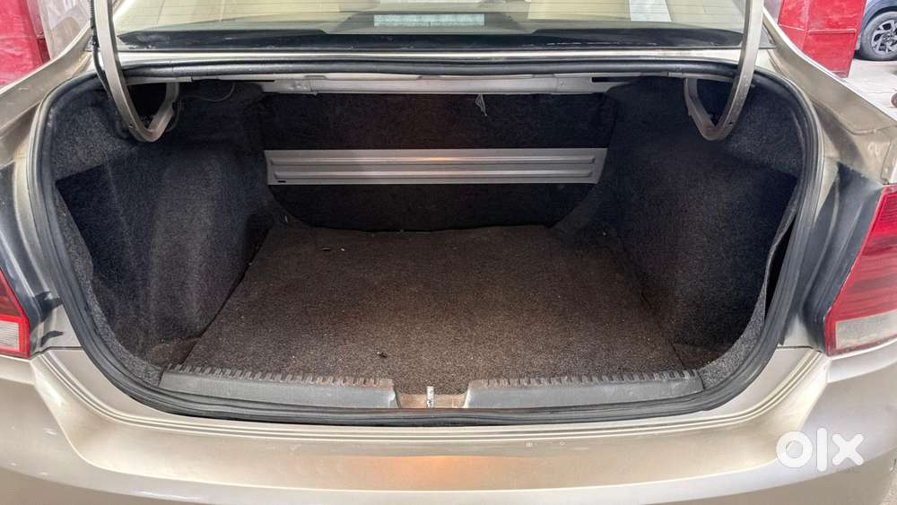 Volkswagen Vento Petrol Highline At, 2015, Petrol