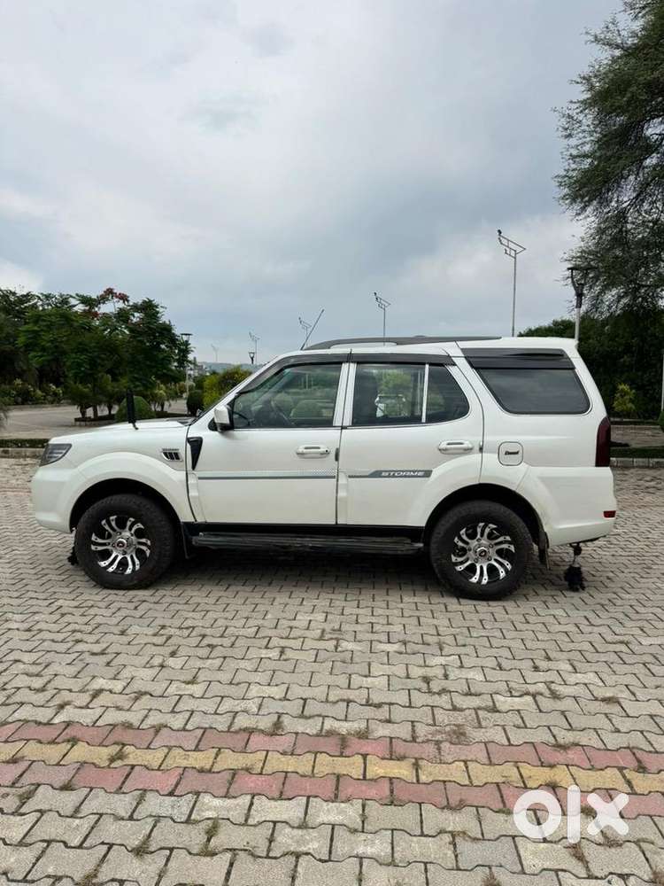 Tata Safari Storme 2016 Diesel Well Maintained