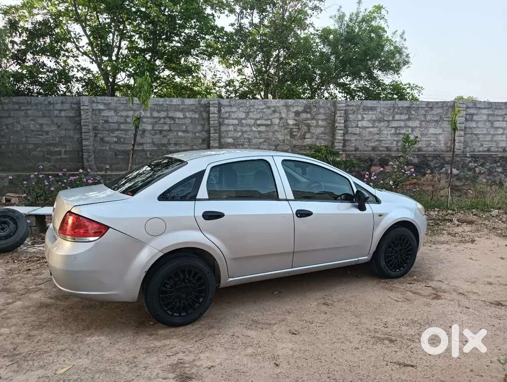 Fiat Linea 2010 Petrol 40230 Km Driven