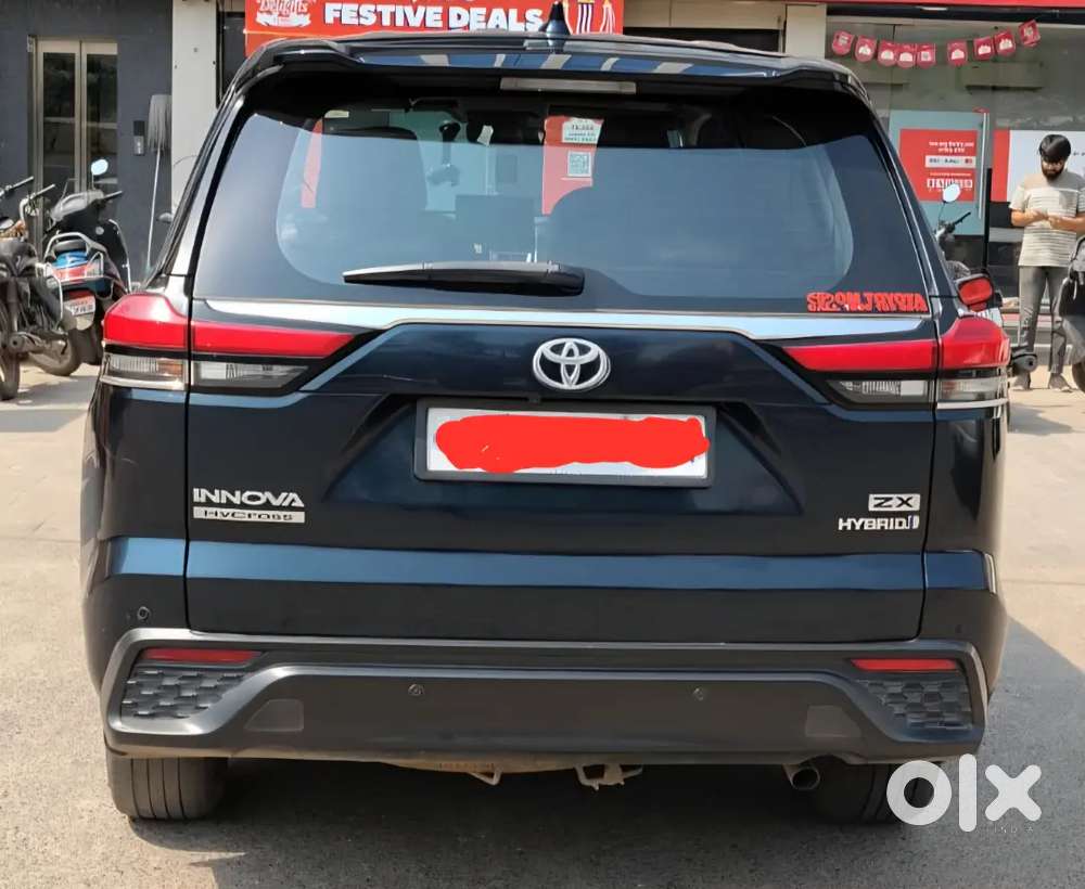 Toyota Innova Hycross 2024