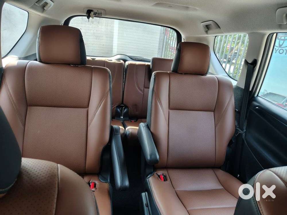 Toyota Innova Crysta 2.7v Mt, 2022, Petrol