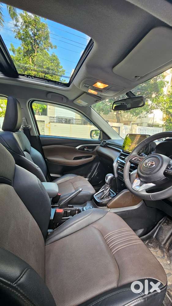 Toyota Urban Cruiser Hyryder 1.5 V Hybrid, 2025, Petrol