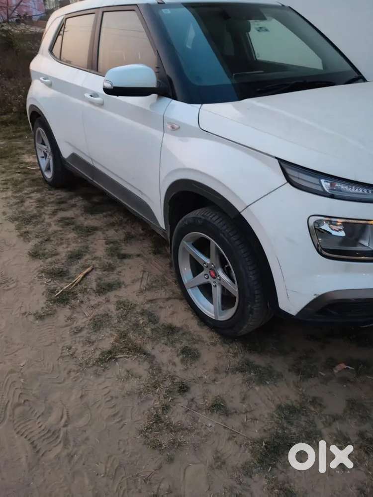 Hyundai Venue 2021 Diesel 83000 Km Driven