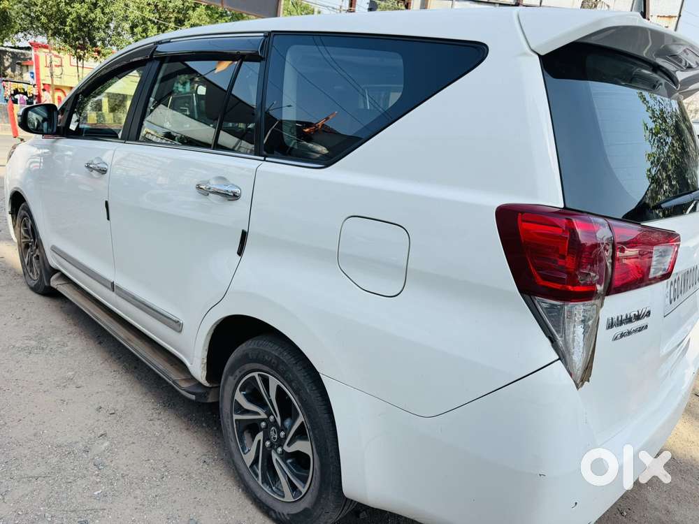 Toyota Innova Crysta 2.4 V 8 Str, 2025, Diesel