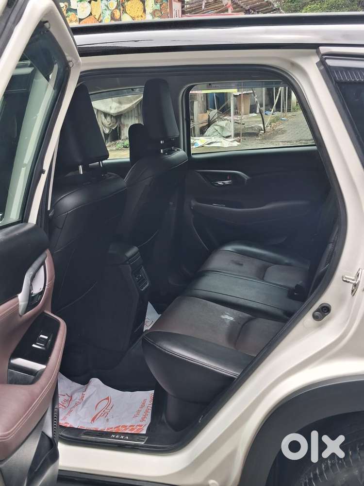Maruti Suzuki Grand Vitara 1.5 Alpha Smart Hybrid At, 2023, Petrol