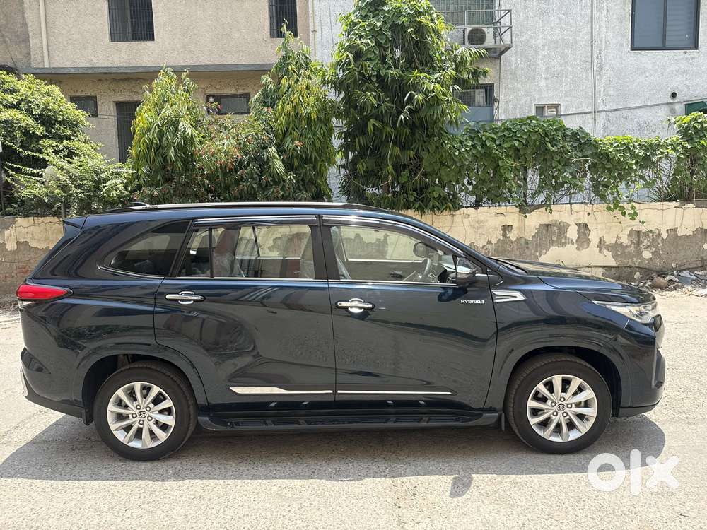 Toyota Innova Hycross 2.0 Vx (o) Hybrid 7 Str, 2024, Cng & Hybrids