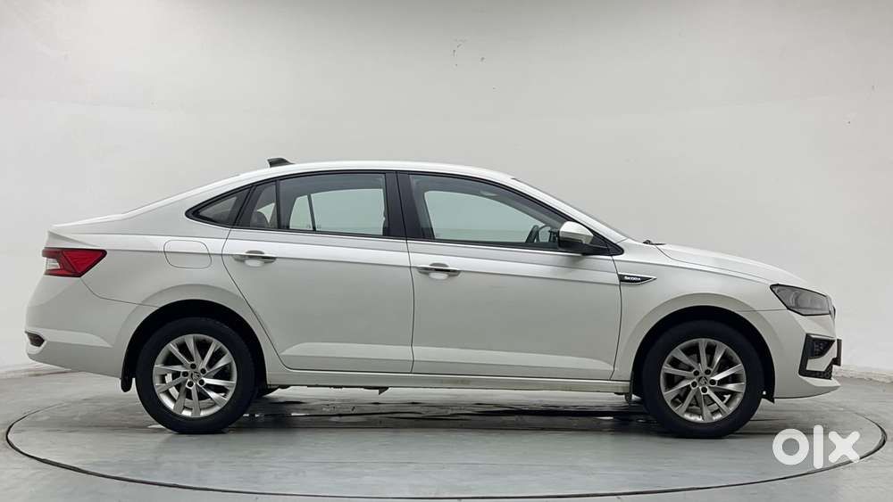 Skoda Slavia Ambition 1.0l Tsi At, 2022, Petrol