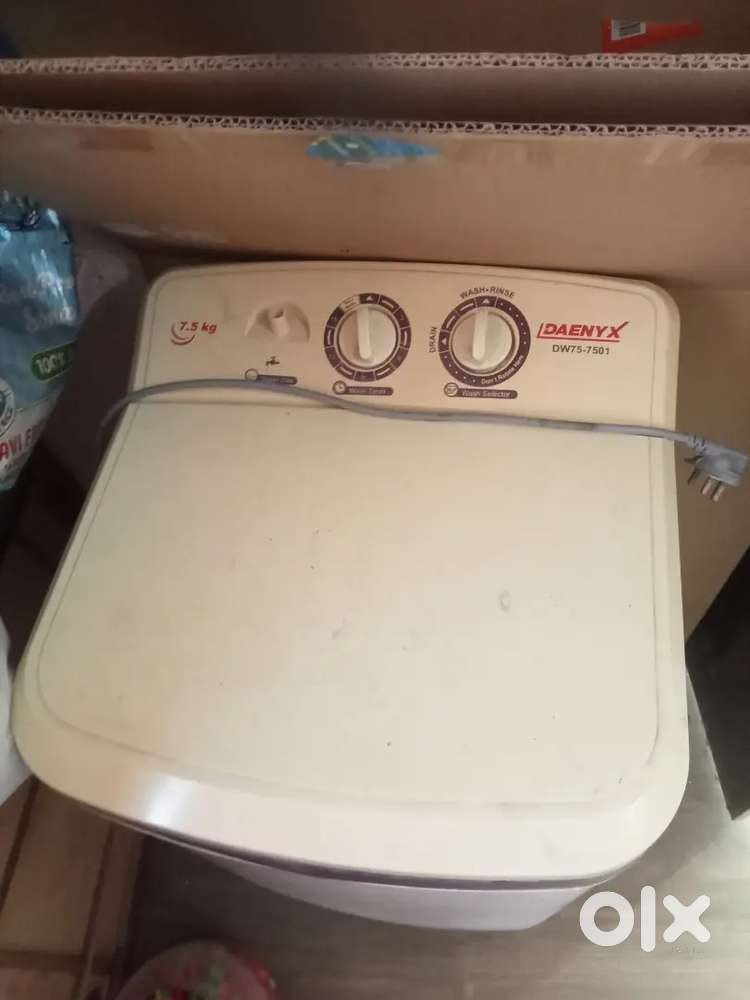 Daenyx 7.5 kg semi automatic top-load washing machine