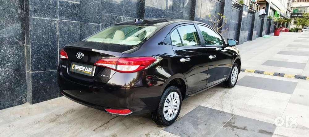 Toyota Yaris J Cvt, 2021, Petrol