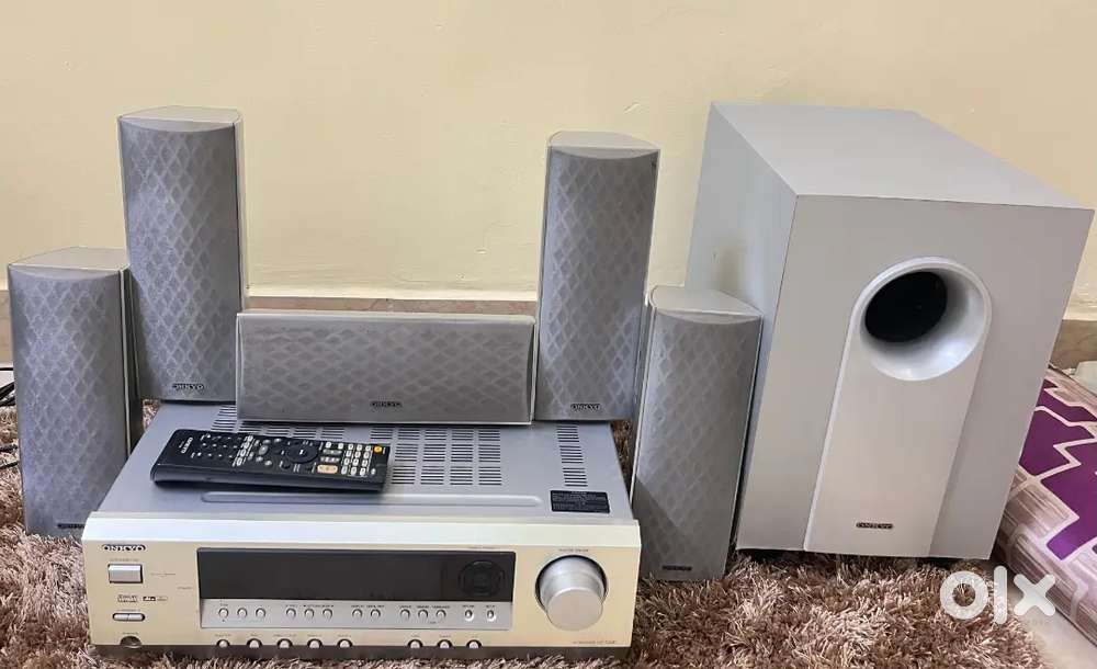 Onkyo 5.1 Home theatre system.Like new condition