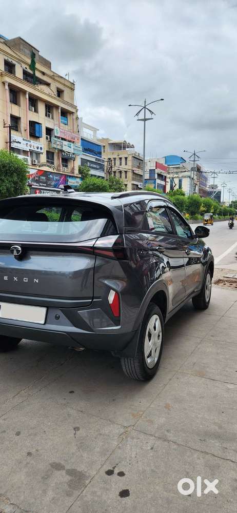 Tata Nexon Pure Plus (s) Petrol Amt, 2025, Petrol
