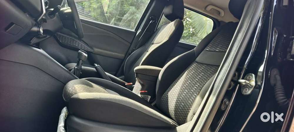 Nissan Magnite N-connecta Mt, 2025, Petrol