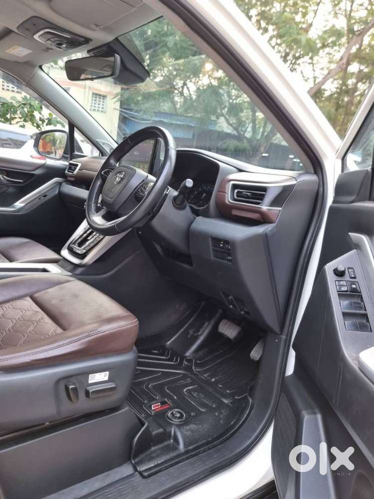 Toyota Innova Hycross 2.0 Zx Hybrid 7 Str, 2024, Diesel