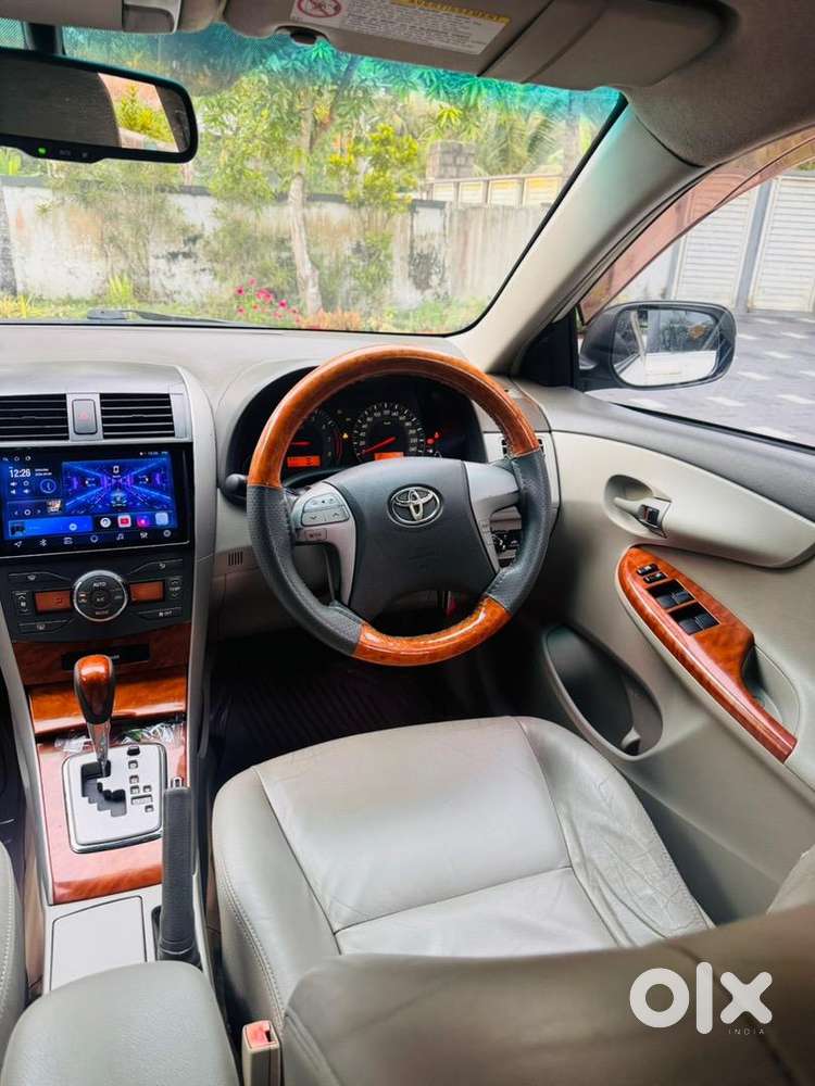 Toyota Corolla Altis 2010 Cng + Petrol