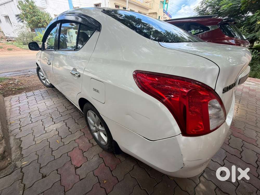 Nissan Sunny 2012 Year