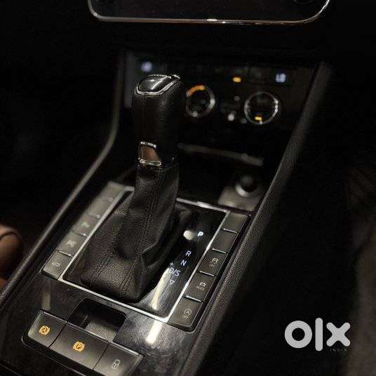 Skoda Superb 2.0 Tsi At L&k, 2023, Petrol