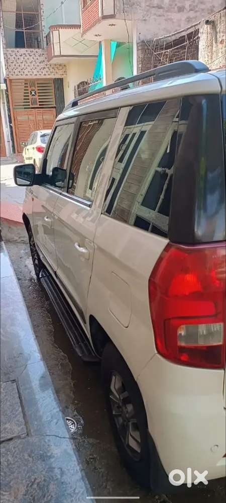 Mahindra Tuv 300 T8