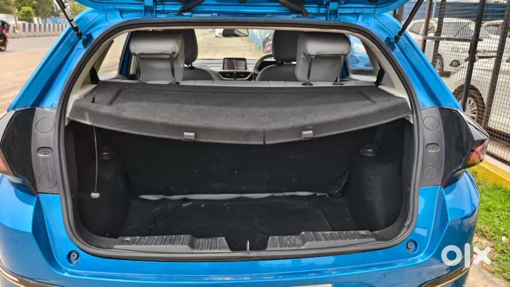 Tata Altroz 1.2 Xz (o), 2022, Petrol