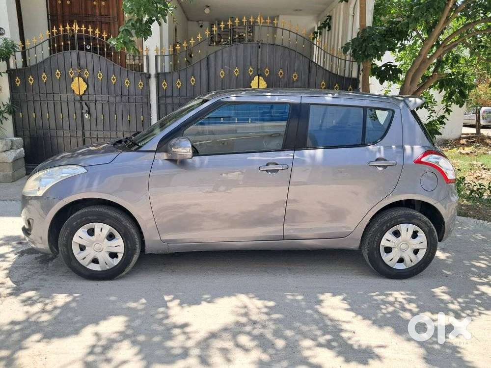 Maruti Suzuki Swift Vxi With Abs, 2013, Petrol