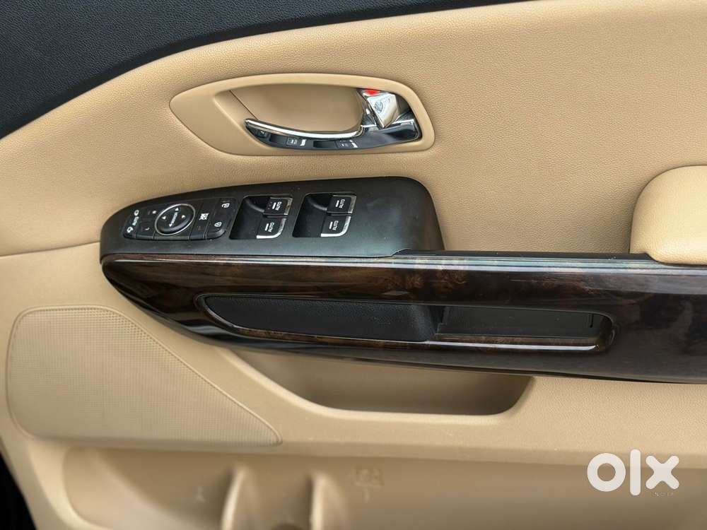 Kia Carnival Limousine Plus 7 Str, 2022, Diesel