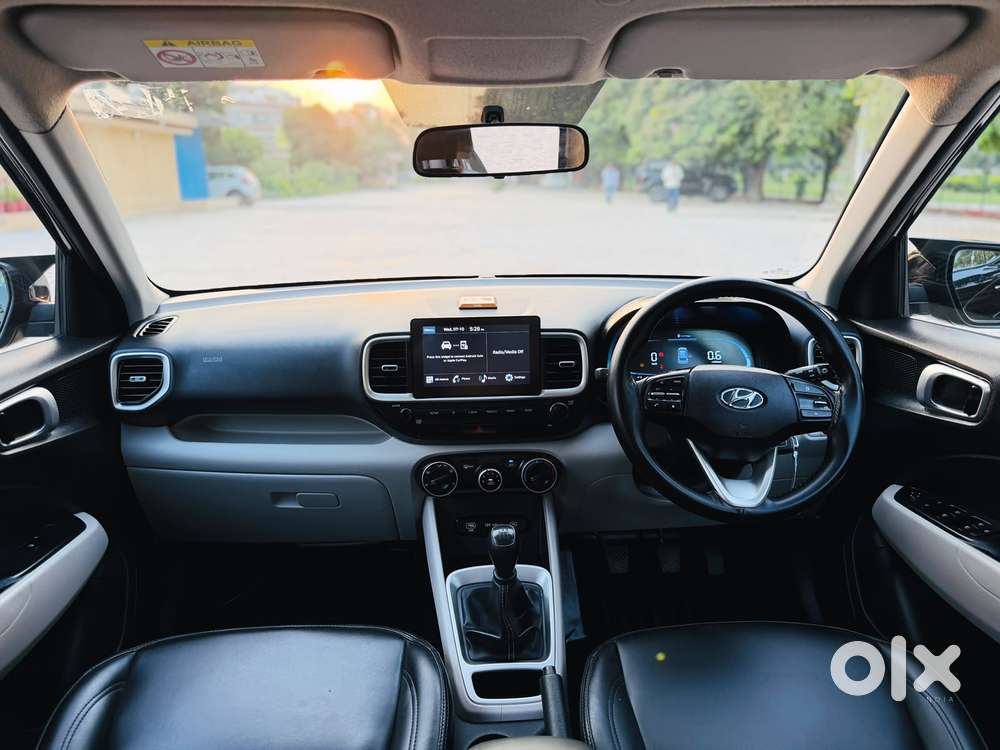 Hyundai Venue, 2023, Petrol