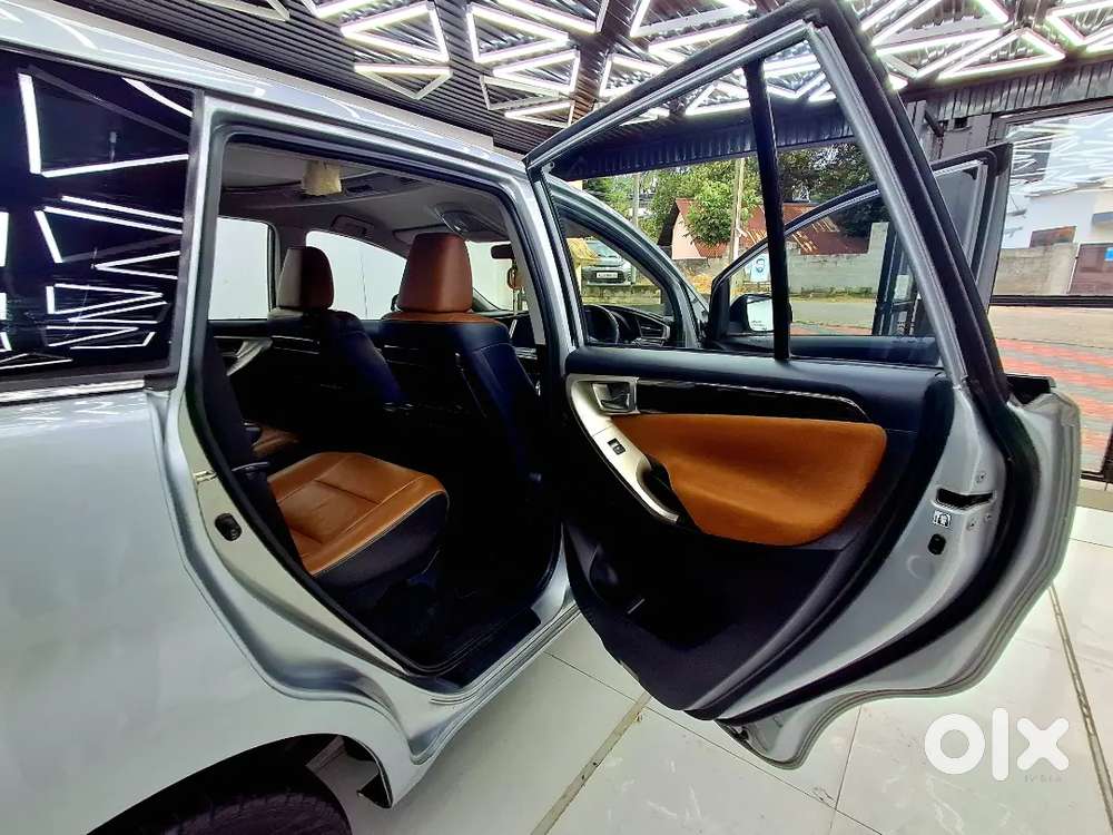 Crysta 2019 Automatic 2.8 Z, Immaculate Condition