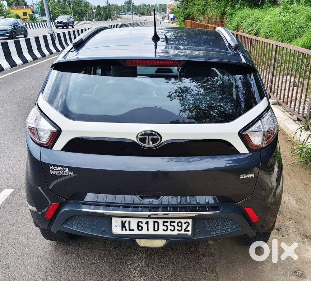 Tata Nexon 1.2 Revotron Xma Amt (s), 2019, Petrol