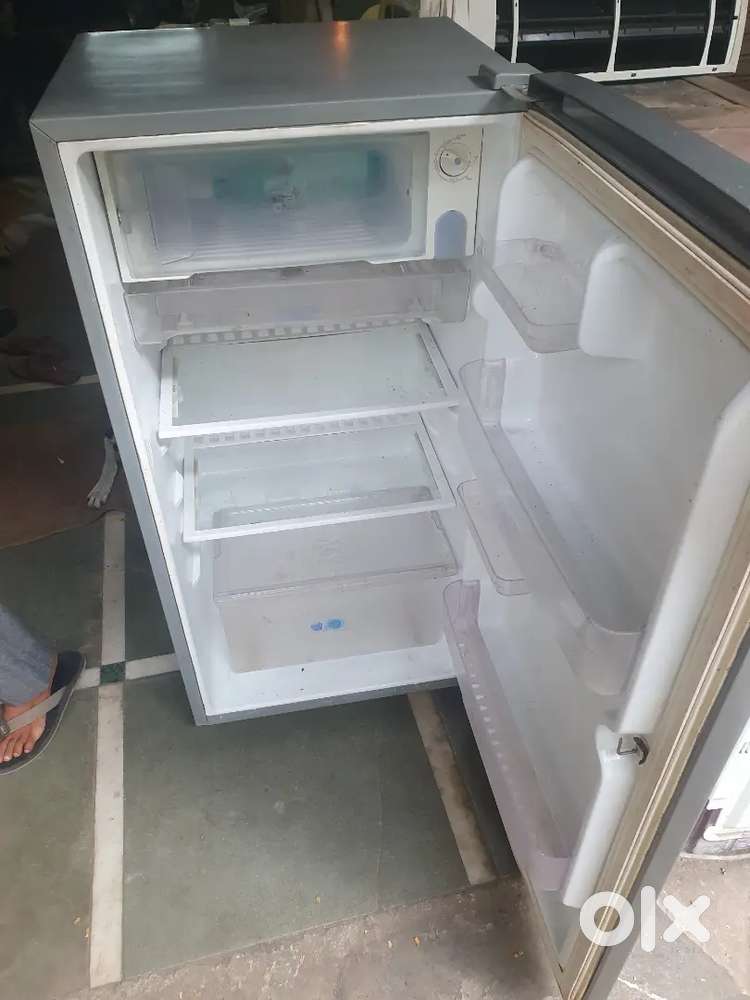 Single door fridge LG company