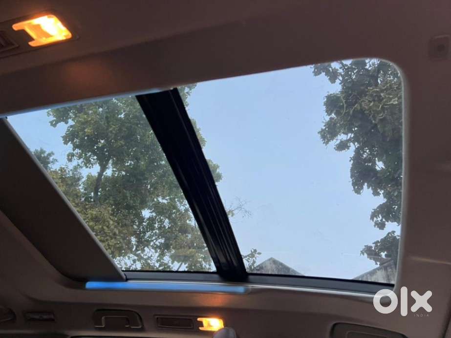 Toyota Innova Hycross 2.0 Zx (o) Hybrid 7 Str, 2024, Electric