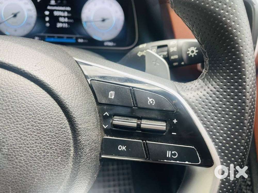 Hyundai Alcazar 2.0 Signature (o) Petrol At 7 Str, 2022, Petrol