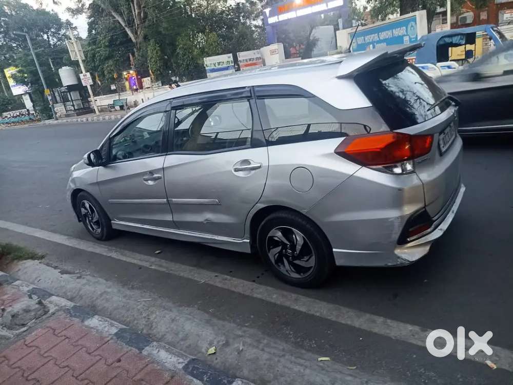 Excellent Condition Car  Ending 2014model Seven Seater