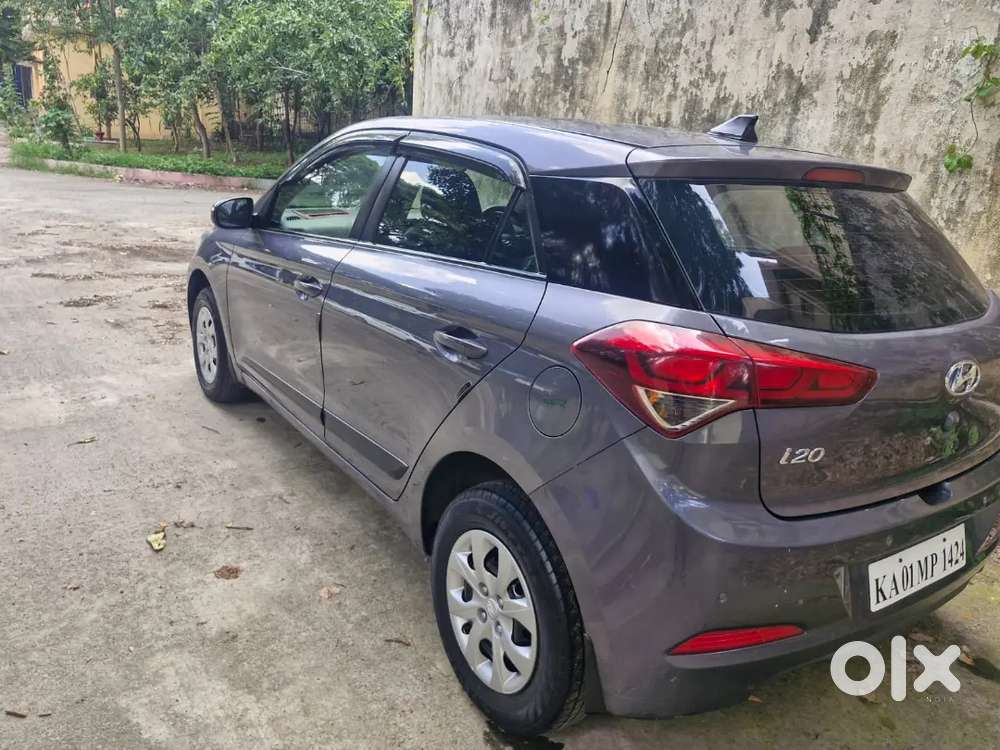 Hyundai New i20 2016 Petrol with amp woofer