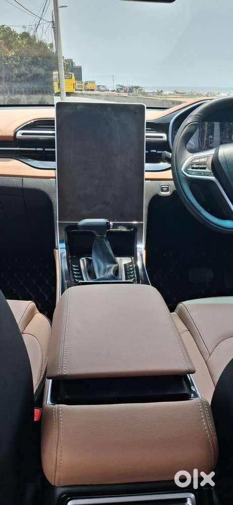 Mg Hector Plus Savvy Pro 1.5 Turbo Petrol Cvt 6 Str Dual Tone, 2026,..