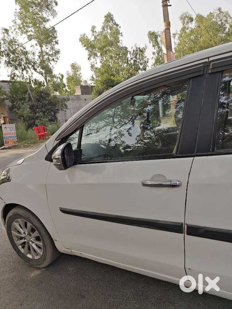 Maruti Suzuki Ertiga 2014 Diesel 97000 Km Driven